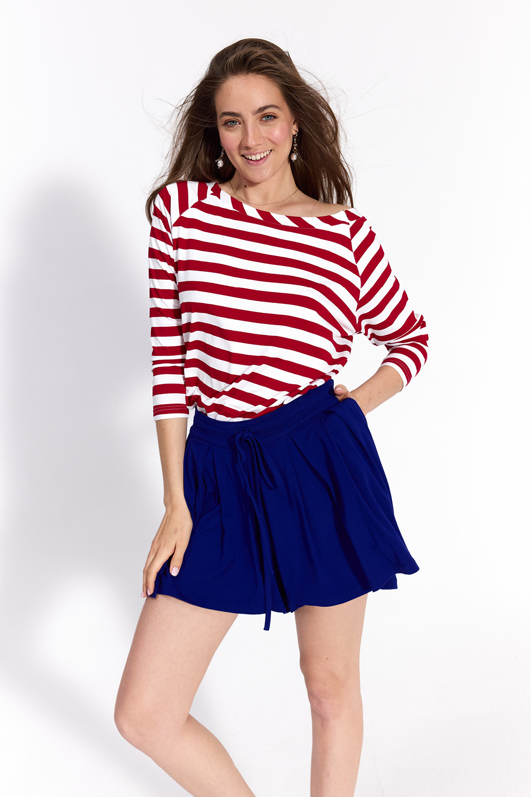 MUST HAVE red stripes