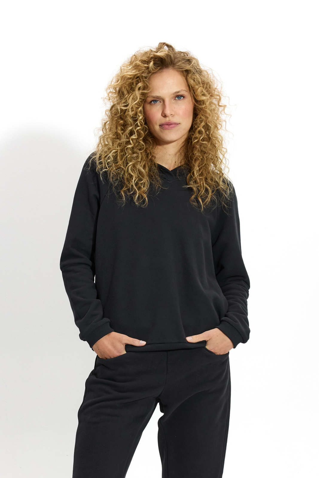 BLUZA Z KAPTUREM nearly black