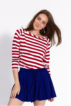 MUST HAVE red stripes